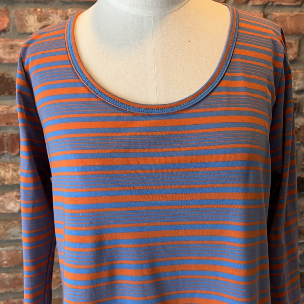 LULAROE Lynnae Tunic Tee Top